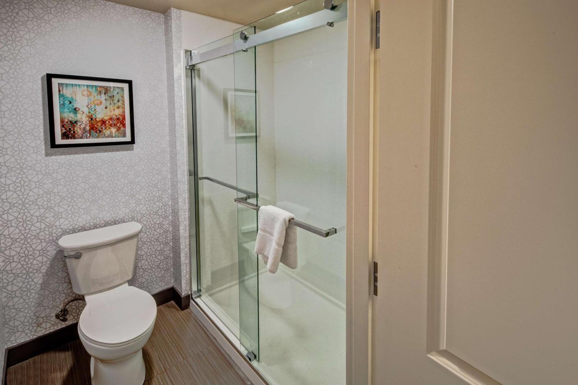 Hampton Inn Fresno Airport Bagian luar foto