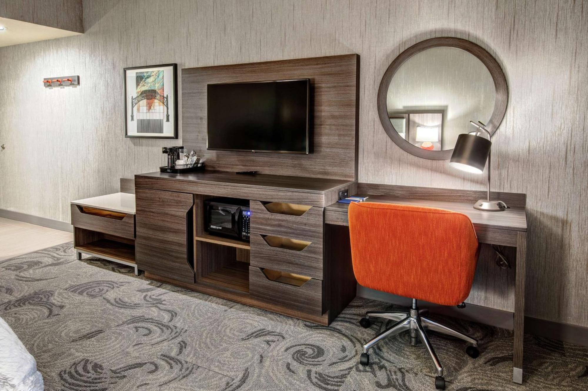 Hampton Inn Fresno Airport Bagian luar foto
