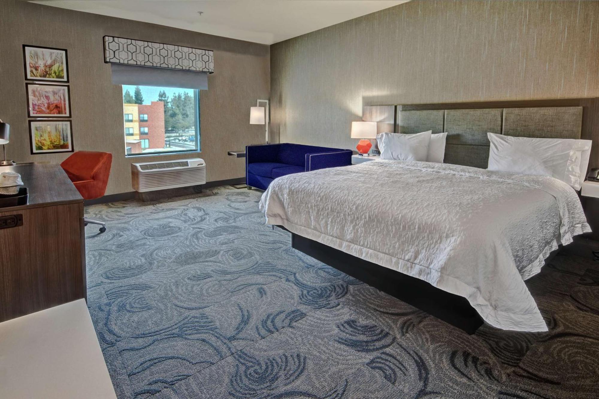 Hampton Inn Fresno Airport Bagian luar foto